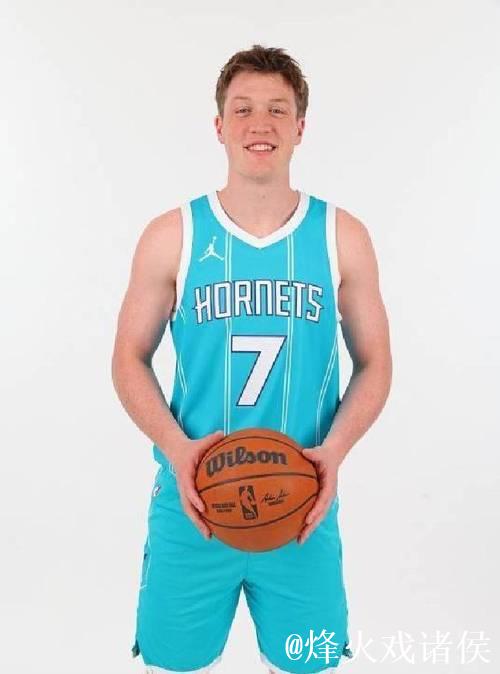 本赛季新秀单场30+：克尼普尔3次、奎因2次、弗拉格等3人1次