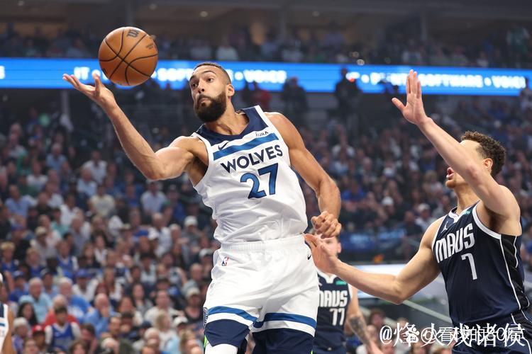 为所欲为！森林狼官推：戈贝尔今天完成了8次扣篮