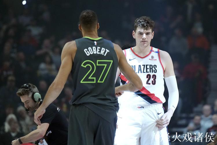 戈贝尔全场出战35分钟,13中11得到24分14板1助攻2抢断1盖帽 戈贝尔全场出战35分钟,13中11得到24分14板1助攻2抢断1盖帽